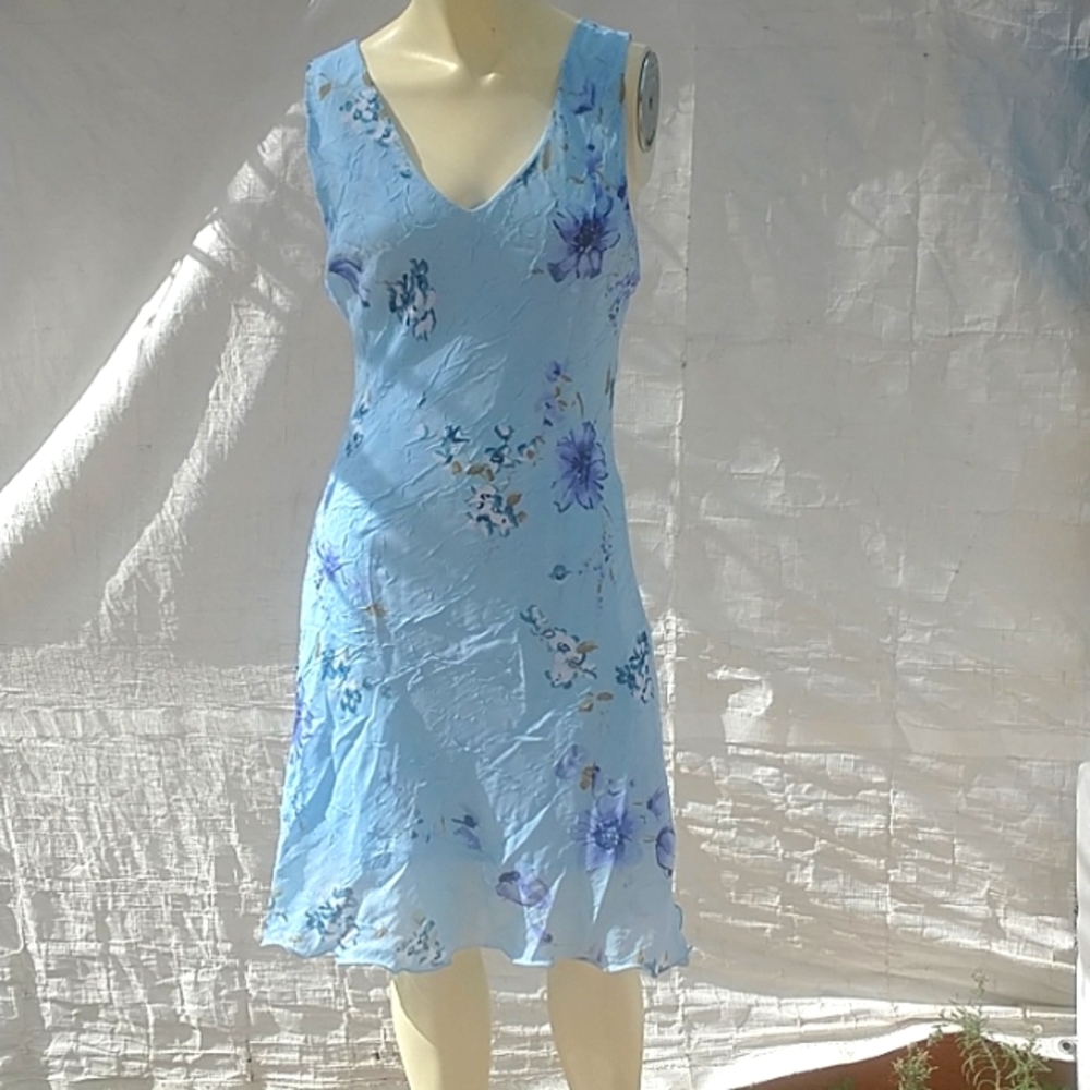 Dress - Picture 2 of 6